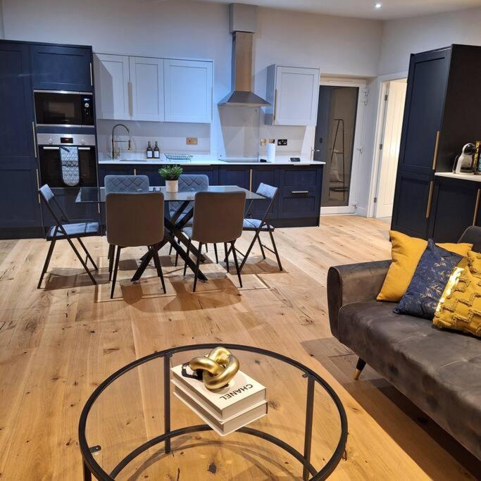 Home At Highgrove - Private Garden & Parking Reading Exterior foto